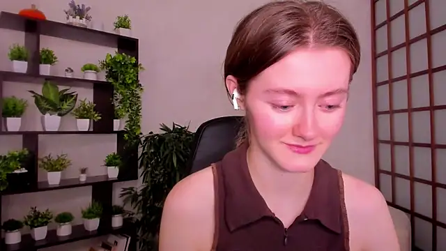 KateCuddle online show from October 16, 2:20 am