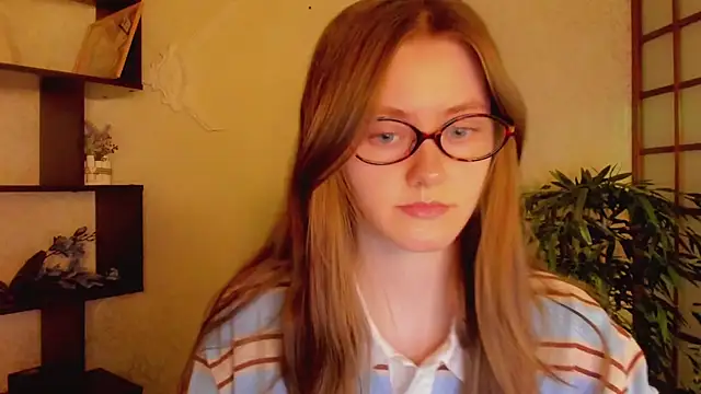 KateCuddle online show from March 12, 2:30 am