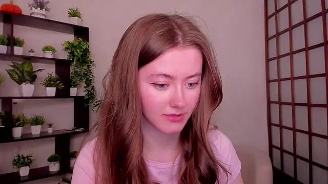 Snapshot of KateCuddle chatting on April 24, 2:35 am KateCuddle online show from April 24, 2:35 am
