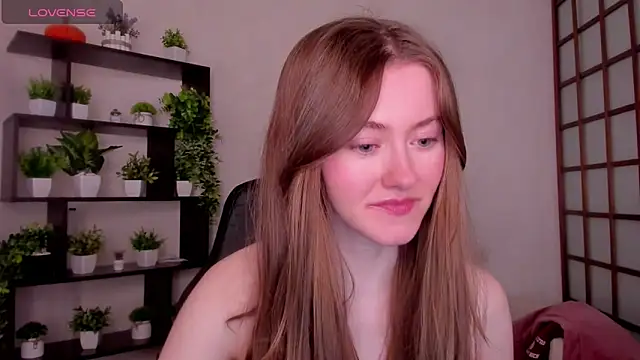 KateCuddle online show from April 2, 2:30 am