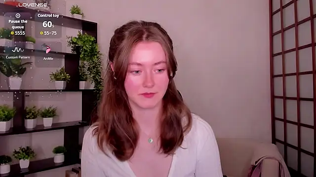 Snapshot of KateCuddle chatting on July 9, 3:40 am KateCuddle online show from July 9, 3:40 am