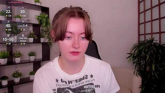 Snapshot of KateCuddle chatting on July 20, 2:41 am KateCuddle online show from July 20, 2:41 am