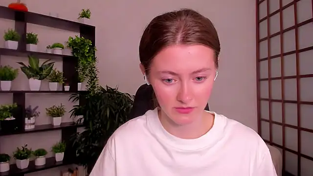 KateCuddle online show from September 26, 2:51 am