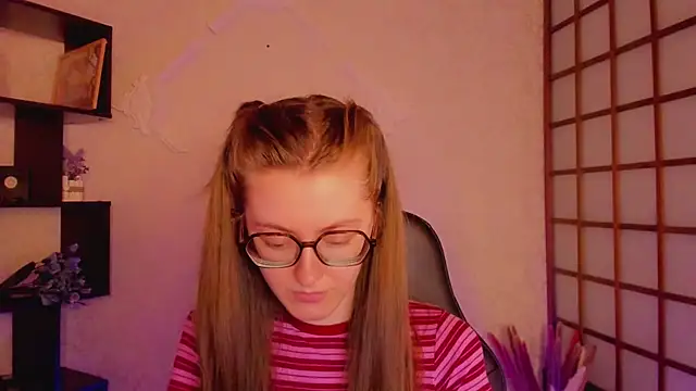 KateCuddle online show from February 25, 5:08 am
