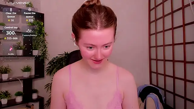 Snapshot of KateCuddle chatting on June 16, 2:22 am KateCuddle online show from June 16, 2:22 am