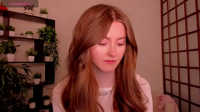 Snapshot of KateCuddle chatting on May 20, 2:41 am KateCuddle online show from May 20, 2:41 am