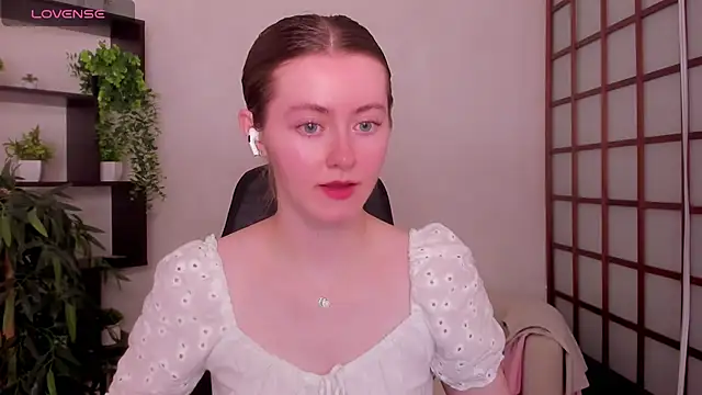 Snapshot of KateCuddle chatting on July 2, 2:45 am KateCuddle online show from July 2, 2:45 am