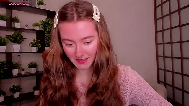 KateCuddle online show from December 22, 2:44 am