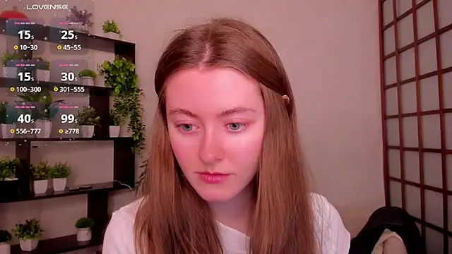 Snapshot of KateCuddle chatting on May 6, 2:04 am KateCuddle online show from May 6, 2:04 am