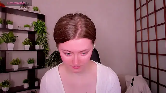 Snapshot of KateCuddle chatting on May 8, 2:26 am KateCuddle online show from May 8, 2:26 am