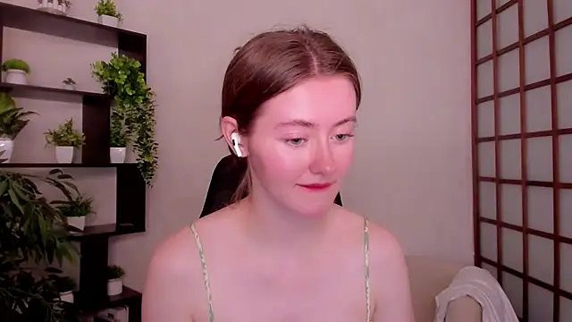 Snapshot of KateCuddle chatting on June 30, 2:44 am KateCuddle online show from June 30, 2:44 am