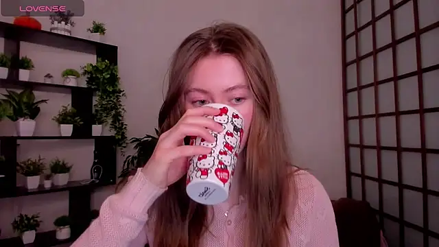 KateCuddle online show from February 25, 3:07 am