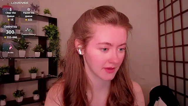 Snapshot of KateCuddle chatting on April 30, 2:51 am KateCuddle online show from April 30, 2:51 am