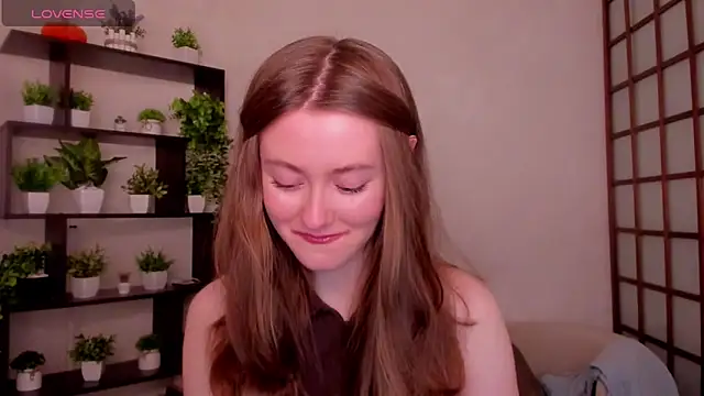 KateCuddle online show from April 3, 2:51 am