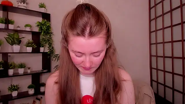 Snapshot of KateCuddle chatting on April 27, 2:53 am KateCuddle online show from April 27, 2:53 am