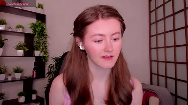 KateCuddle online show from March 13, 3:00 am