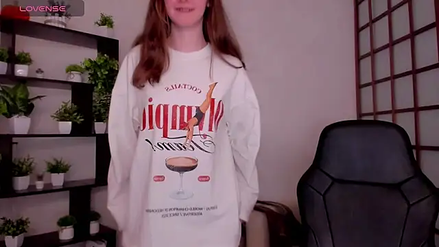 KateCuddle online show from March 18, 2:48 am