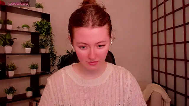 Snapshot of KateCuddle chatting on May 21, 2:20 am KateCuddle online show from May 21, 2:20 am