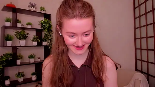 Snapshot of KateCuddle chatting on April 29, 3:21 am KateCuddle online show from April 29, 3:21 am