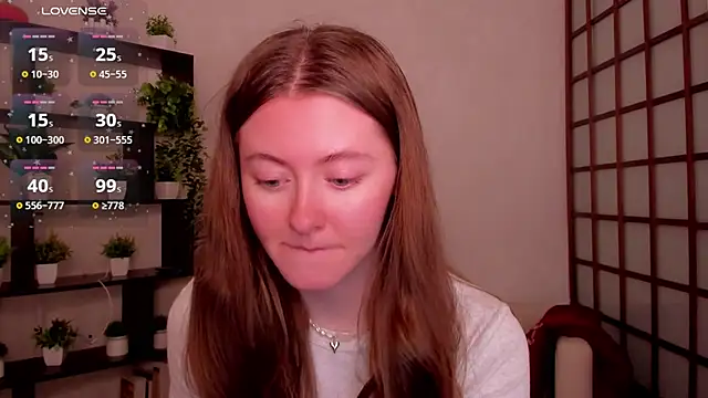 Snapshot of KateCuddle chatting on May 26, 2:42 am KateCuddle online show from May 26, 2:42 am