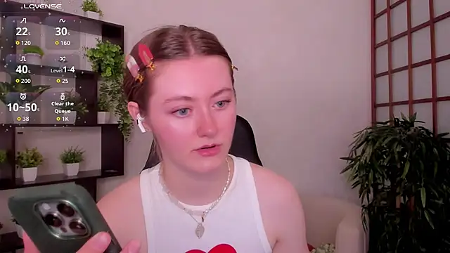 Snapshot of KateCuddle chatting on July 16, 2:41 am KateCuddle online show from July 16, 2:41 am