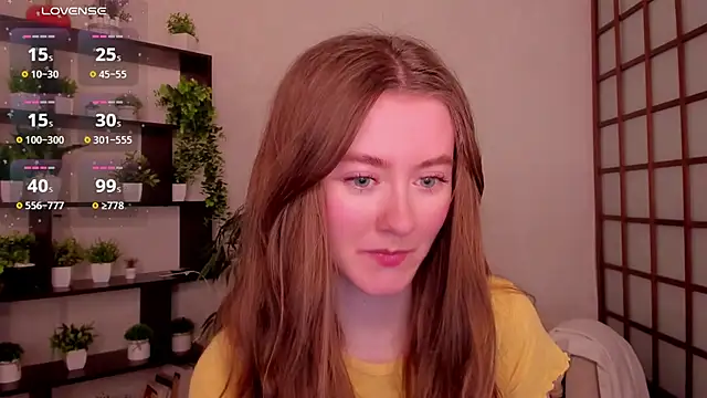 Snapshot of KateCuddle chatting on April 22, 3:02 am KateCuddle online show from April 22, 3:02 am