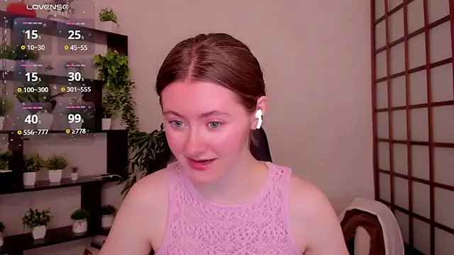 Snapshot of KateCuddle chatting on April 23, 2:40 am KateCuddle online show from April 23, 2:40 am