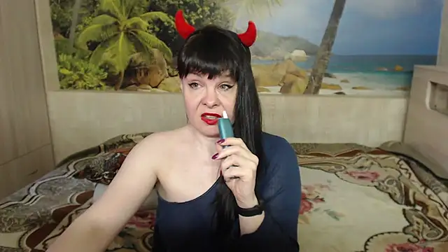 Snapshot of Aphelandra chatting on February 25, 10:37 am Aphelandra online show from February 25, 10:37 am