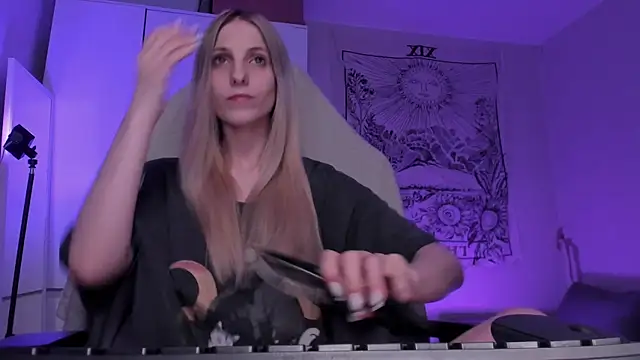 Anna Fink online show from April 2, 8:04 pm