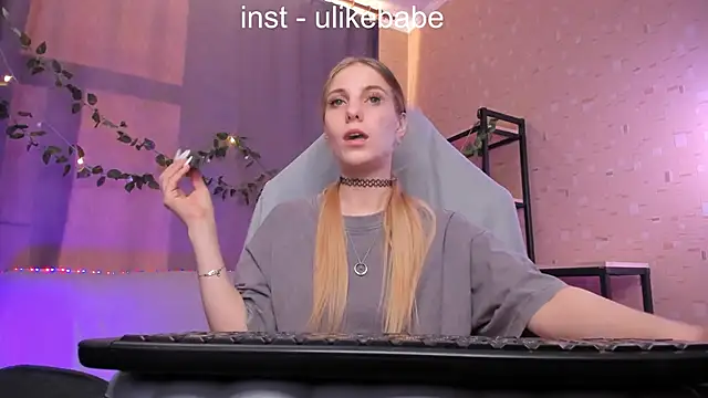 Anna Fink online show from February 18, 5:53 am