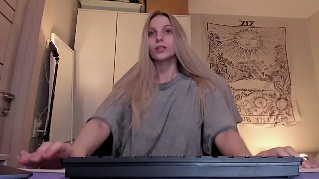 Anna Fink online show from March 22, 7:59 pm