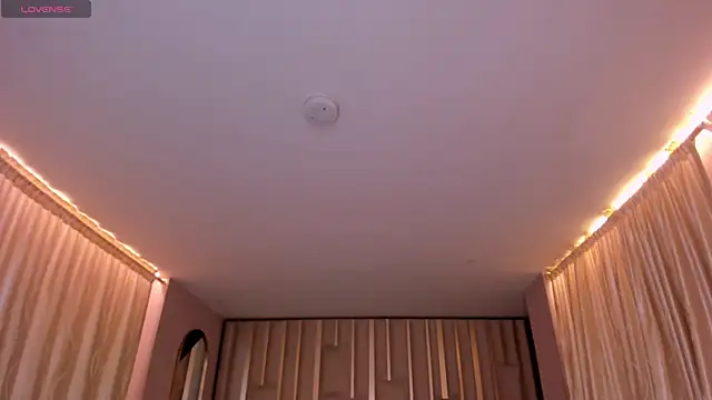 Snapshot of KendraClarkX chatting on February 25, 2:45 am KendraClarkX online show from February 25, 2:45 am