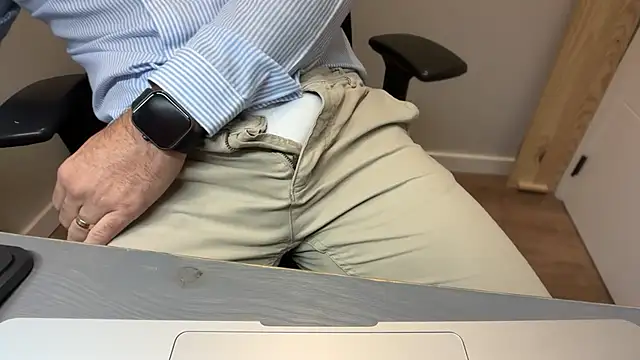 Snapshot of rickyi2023 chatting on November 10, 4:45 pm rickyi2023 online show from November 10, 4:45 pm