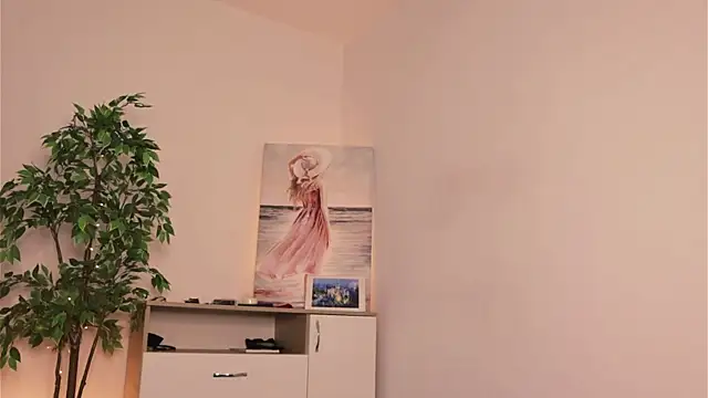 Misslullu online show from March 18, 1:44 pm