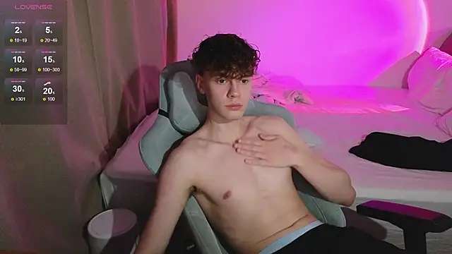 cute thomas online show from March 23, 5:35 pm