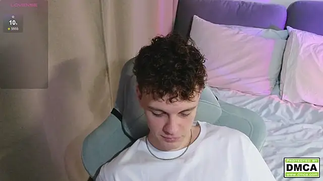 Snapshot of cute_thomas chatting on December 16, 4:00 pm cute thomas online show from December 16, 4:00 pm