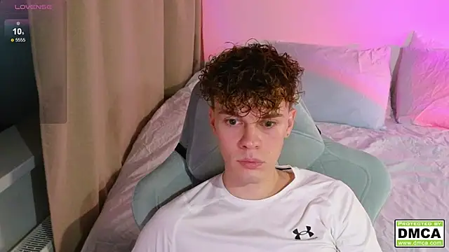 cute thomas online show from November 6, 6:01 pm