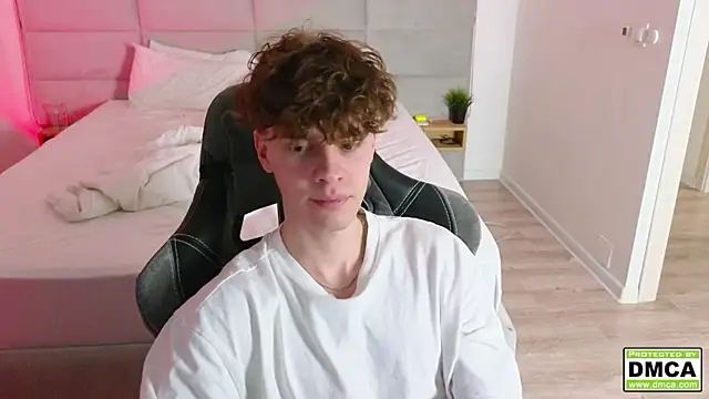 cute thomas online show from February 5, 3:34 am