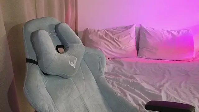 cute thomas online show from March 16, 7:49 pm