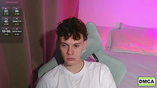 Snapshot of cute_thomas chatting on December 22, 3:56 pm cute thomas online show from December 22, 3:56 pm