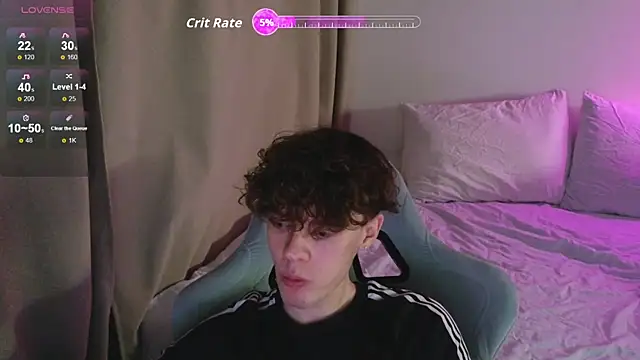 cute thomas online show from April 20, 7:37 pm