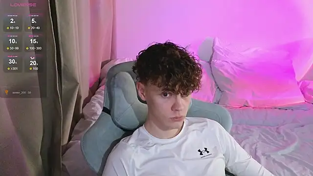 cute thomas online show from March 18, 6:09 pm