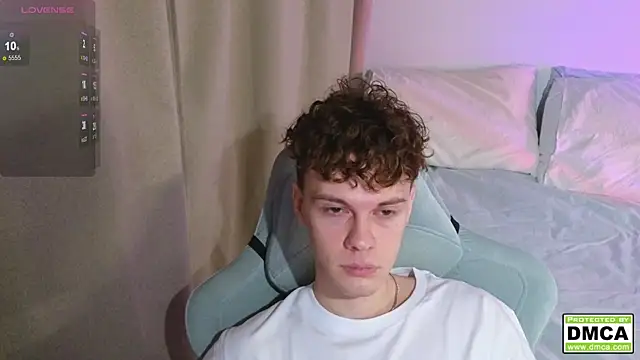 Snapshot of cute_thomas chatting on December 17, 3:50 pm cute thomas online show from December 17, 3:50 pm