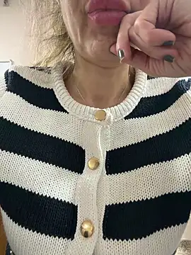 AmazingBitch online show from February 18, 2:09 am