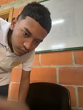 Snapshot of suarezz chatting on September 12, 2:55 am suarezz online show from September 12, 2:55 am