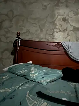 Snapshot of suarezz chatting on October 7, 2:34 am suarezz online show from October 7, 2:34 am