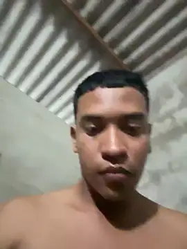 Snapshot of suarezz chatting on October 28, 12:55 am suarezz online show from October 28, 12:55 am