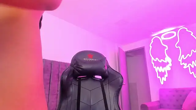 Snapshot of xiomara__cortes chatting on November 25, 12:55 am xiomara cortes online show from November 25, 12:55 am