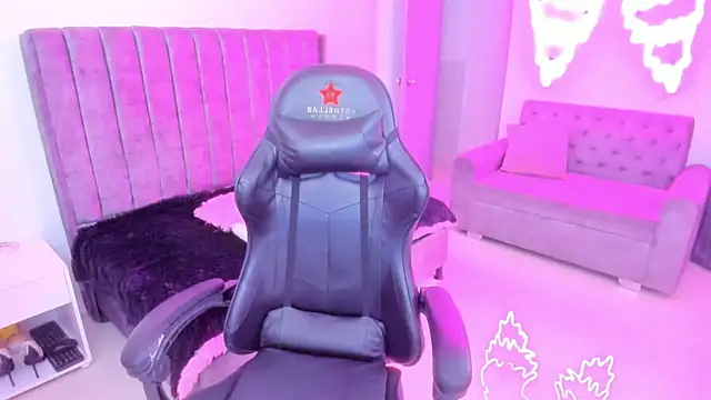 Snapshot of xiomara__cortes chatting on November 7, 7:07 pm xiomara cortes online show from November 7, 7:07 pm