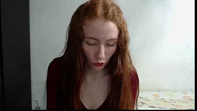 Snapshot of Ginger_giirl chatting on December 21, 4:41 am Ginger giirl online show from December 21, 4:41 am